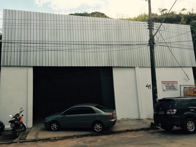 Depósito-Galpão-Armazém à venda com 1 quarto, 400m² - Foto 1