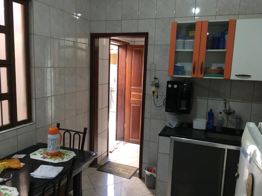 Casa à venda com 3 quartos, 180m² - Foto 4