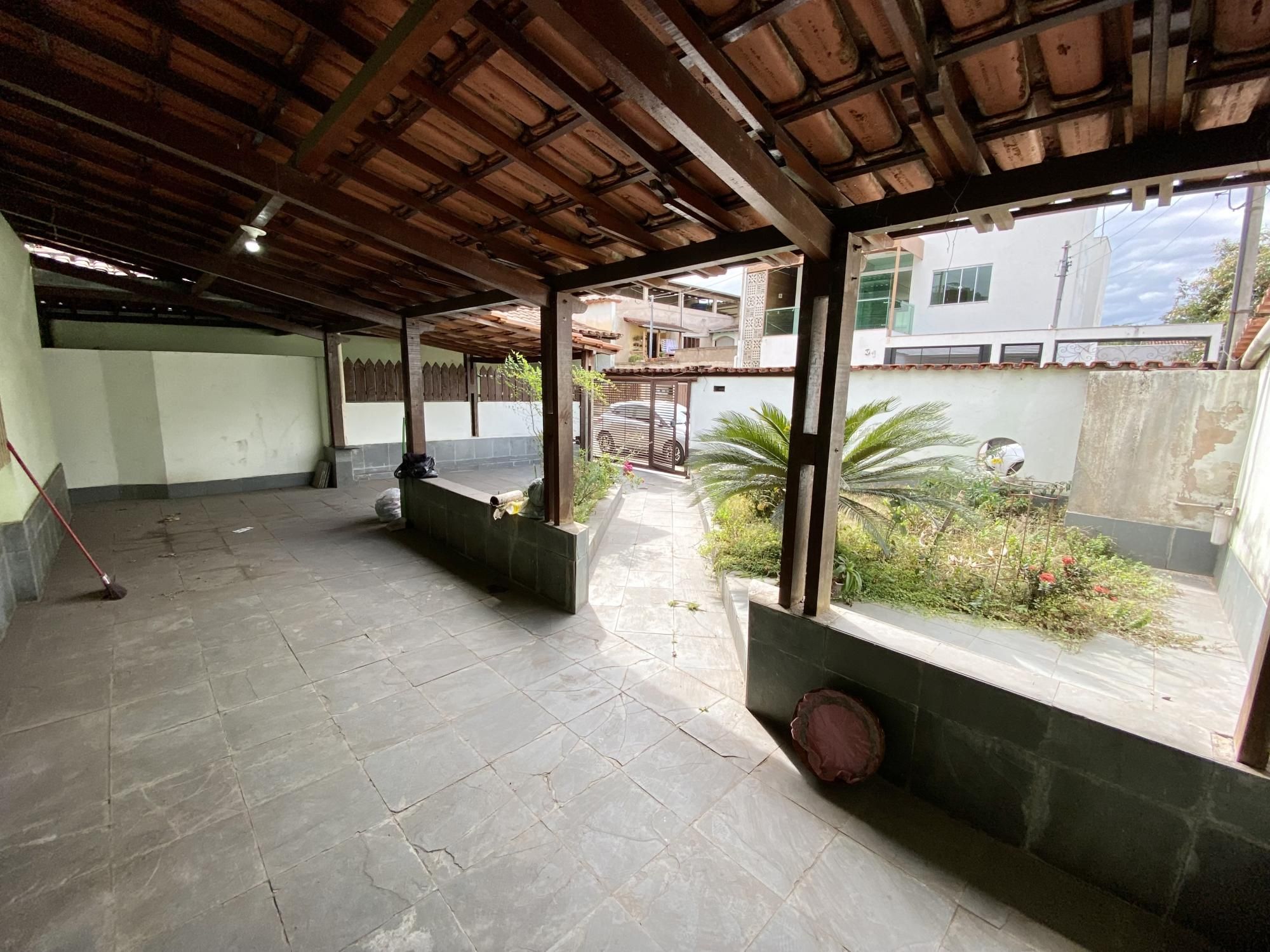 Casa à venda com 4 quartos, 80m² - Foto 2