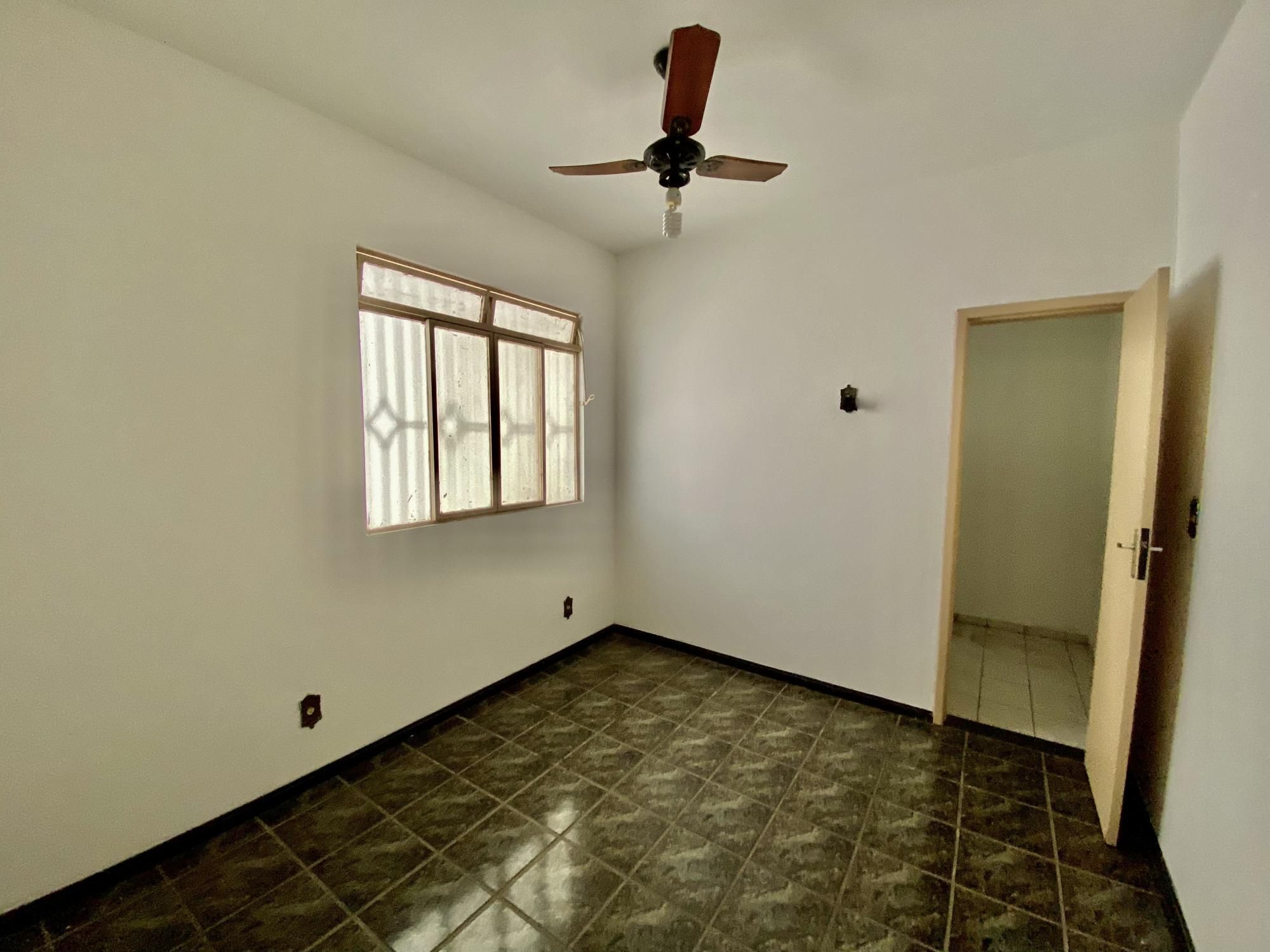 Casa à venda com 3 quartos, 307m² - Foto 10