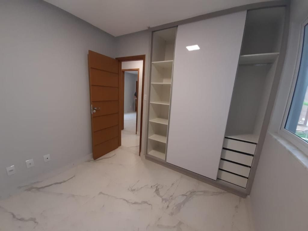 Casa à venda com 2 quartos, 240m² - Foto 11