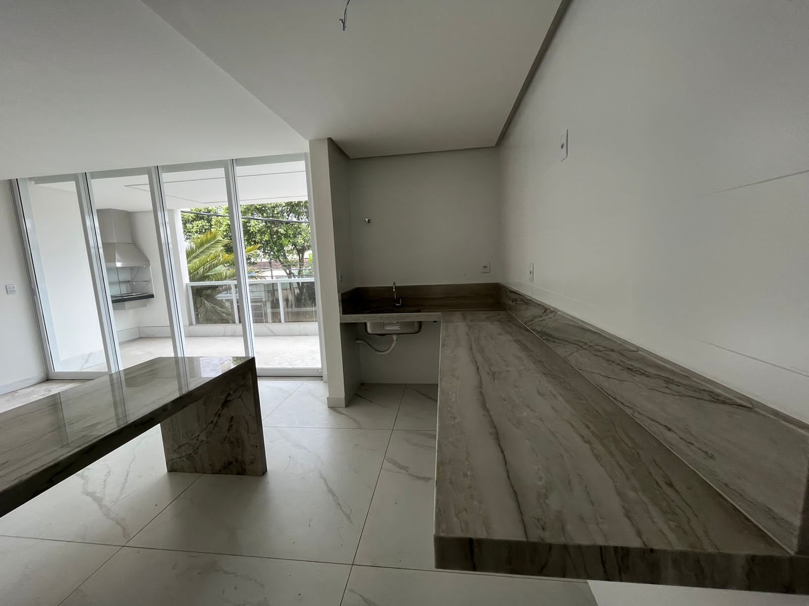 Apartamento à venda com 3 quartos, 181m² - Foto 5