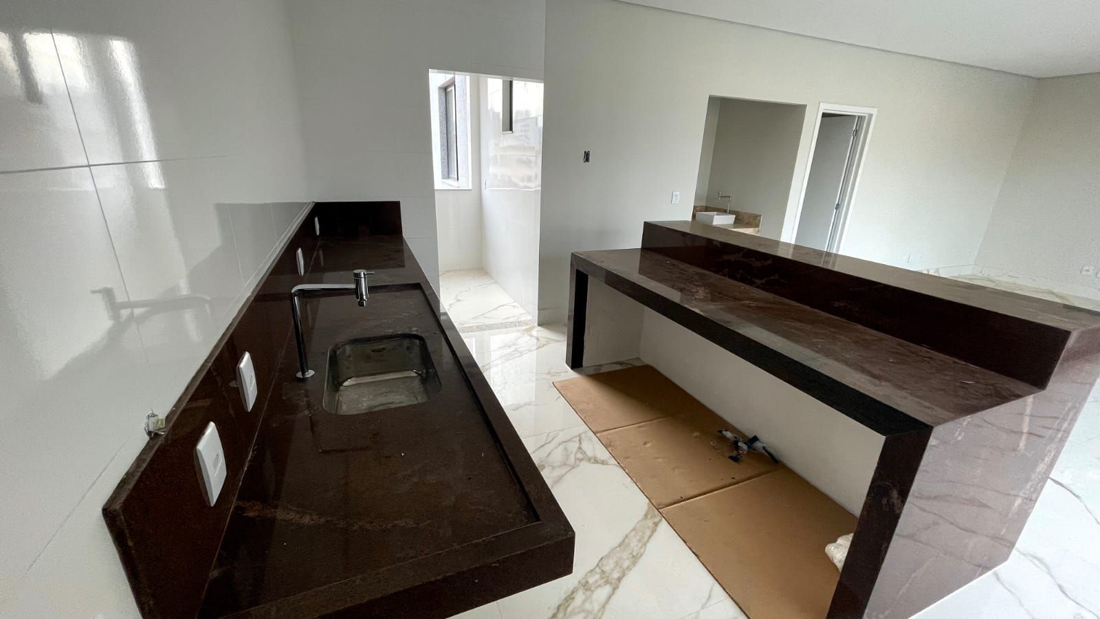 Apartamento à venda com 3 quartos, 142m² - Foto 9