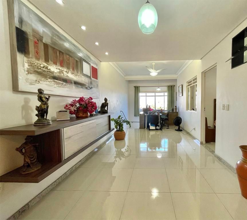 Casa à venda com 4 quartos, 266m² - Foto 5