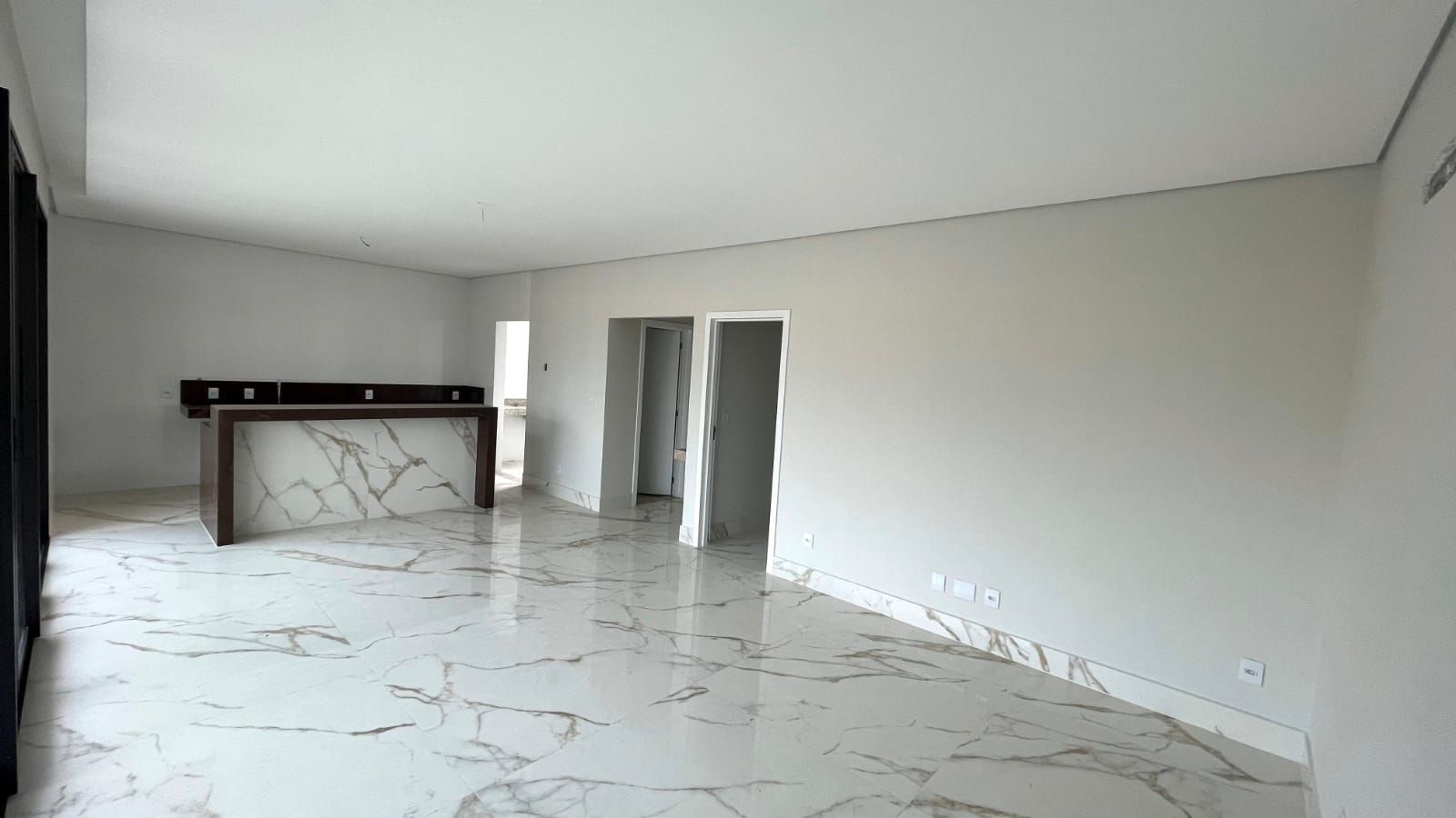 Apartamento à venda com 3 quartos, 142m² - Foto 8