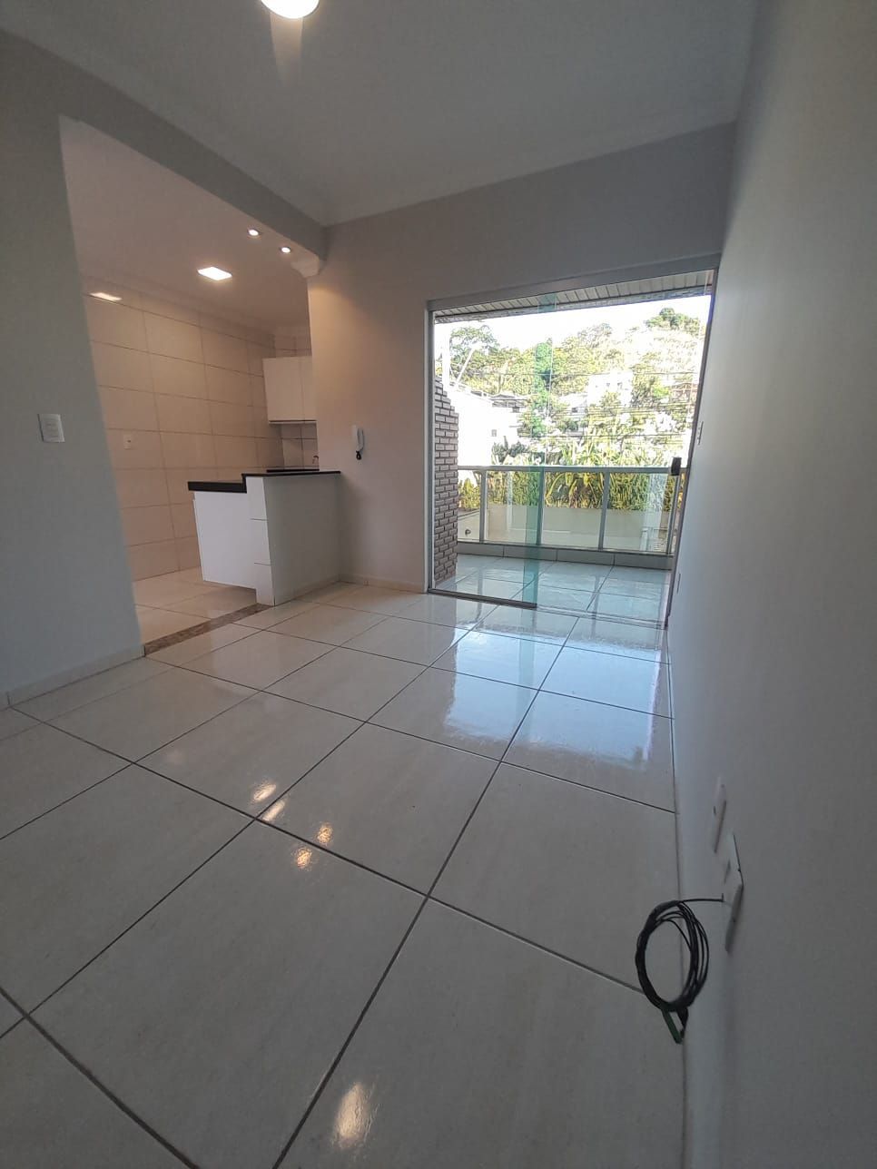 Apartamento à venda com 2 quartos, 69m² - Foto 2