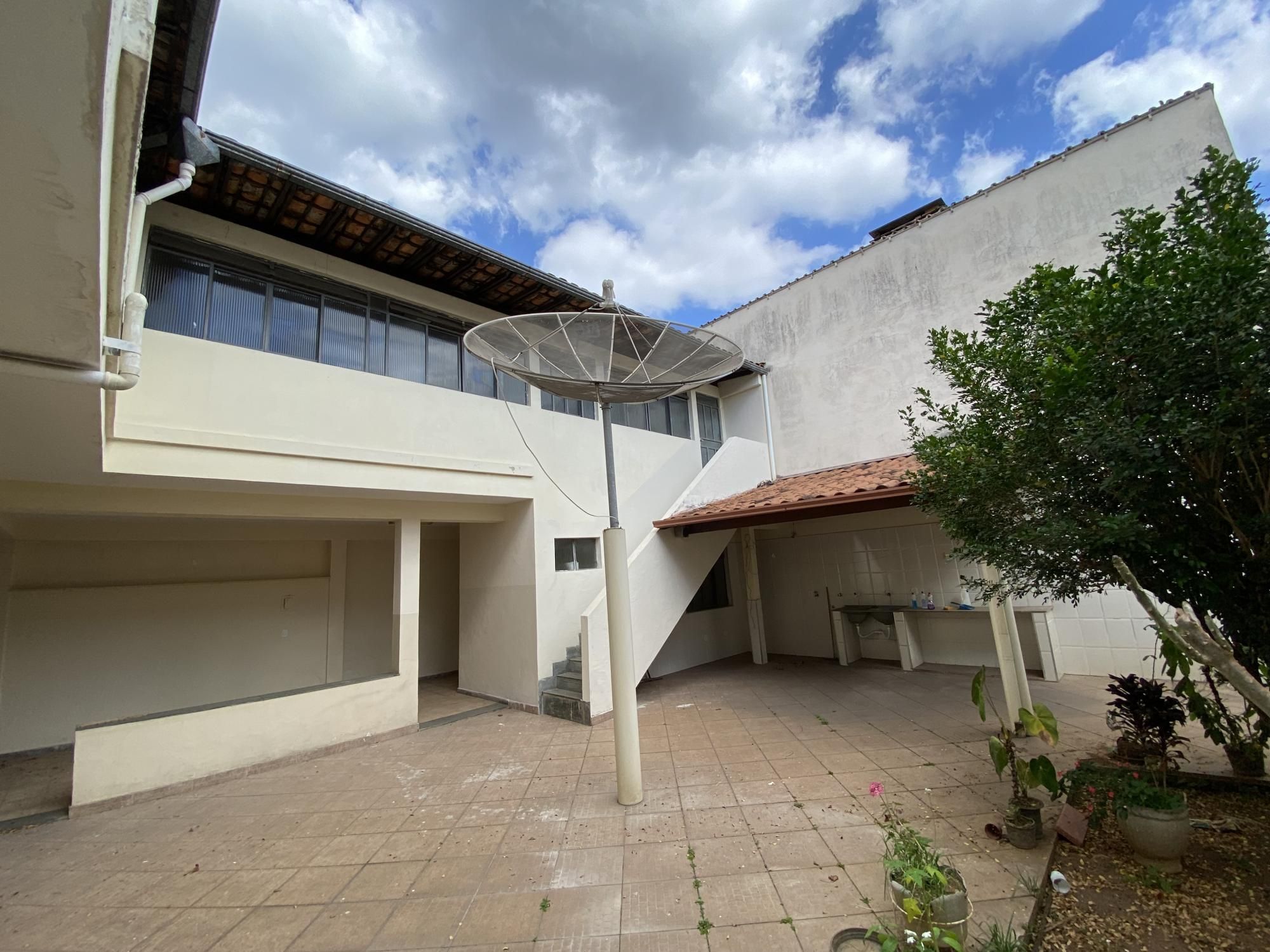 Casa à venda com 4 quartos, 390m² - Foto 15