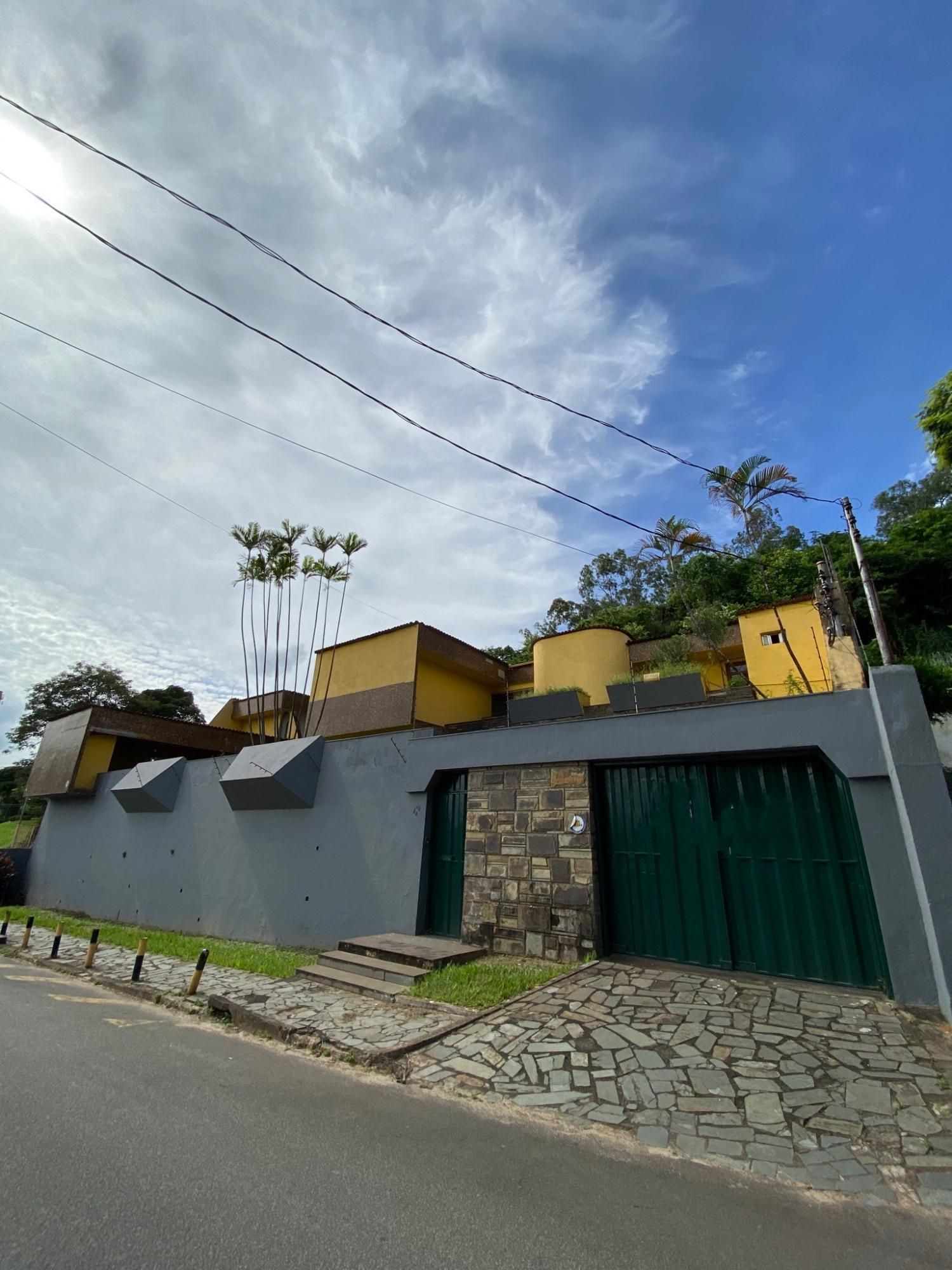 Casa à venda com 4 quartos, 350m² - Foto 1