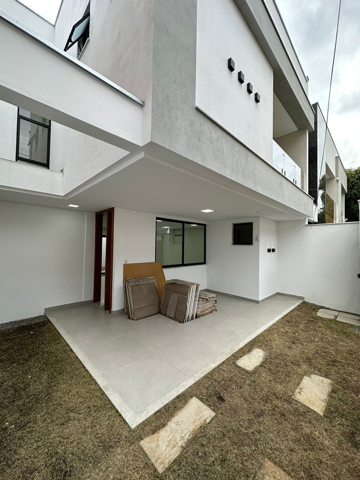 Casa à venda com 3 quartos, 160m² - Foto 2