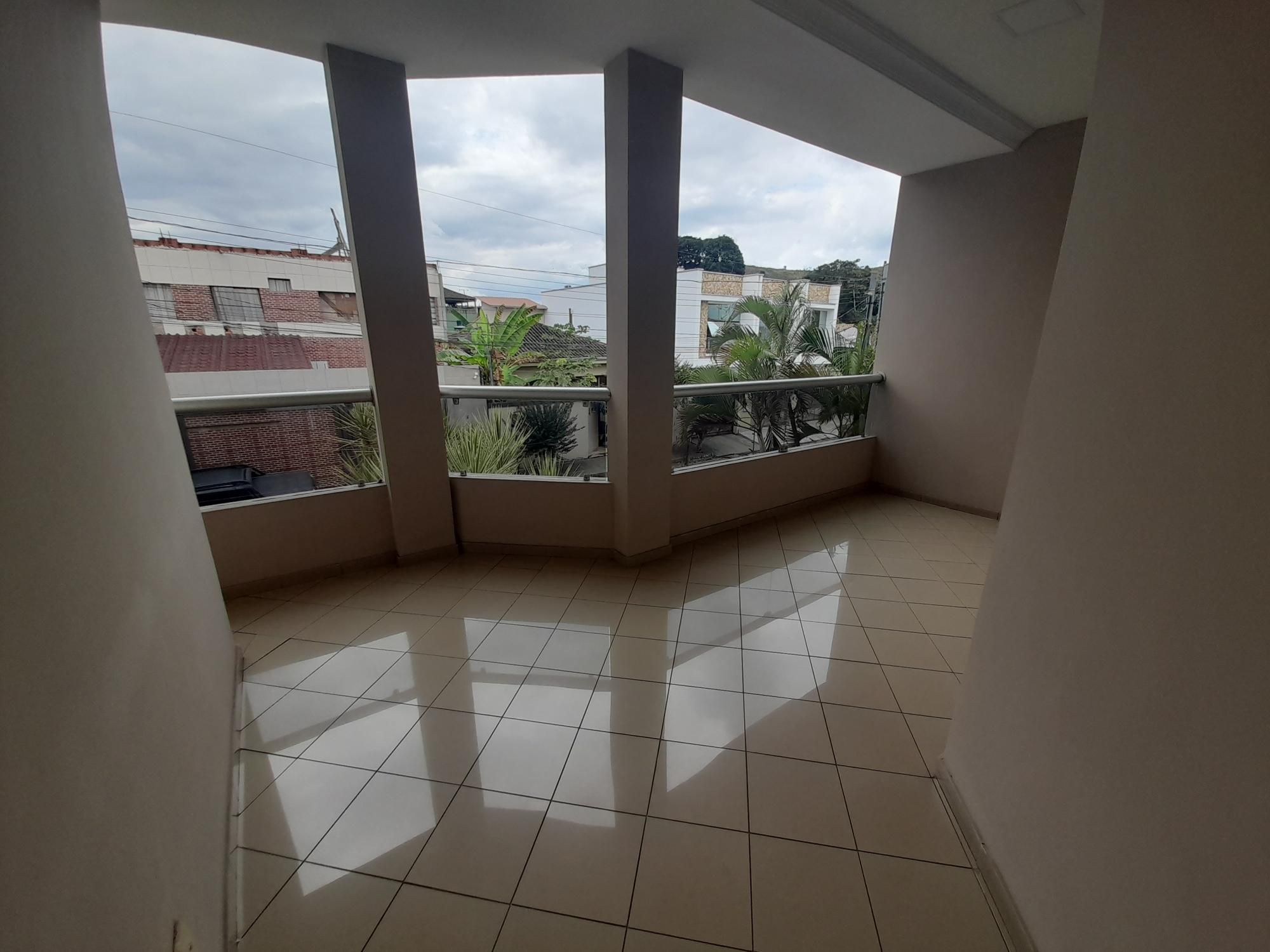 Casa à venda com 4 quartos, 325m² - Foto 11