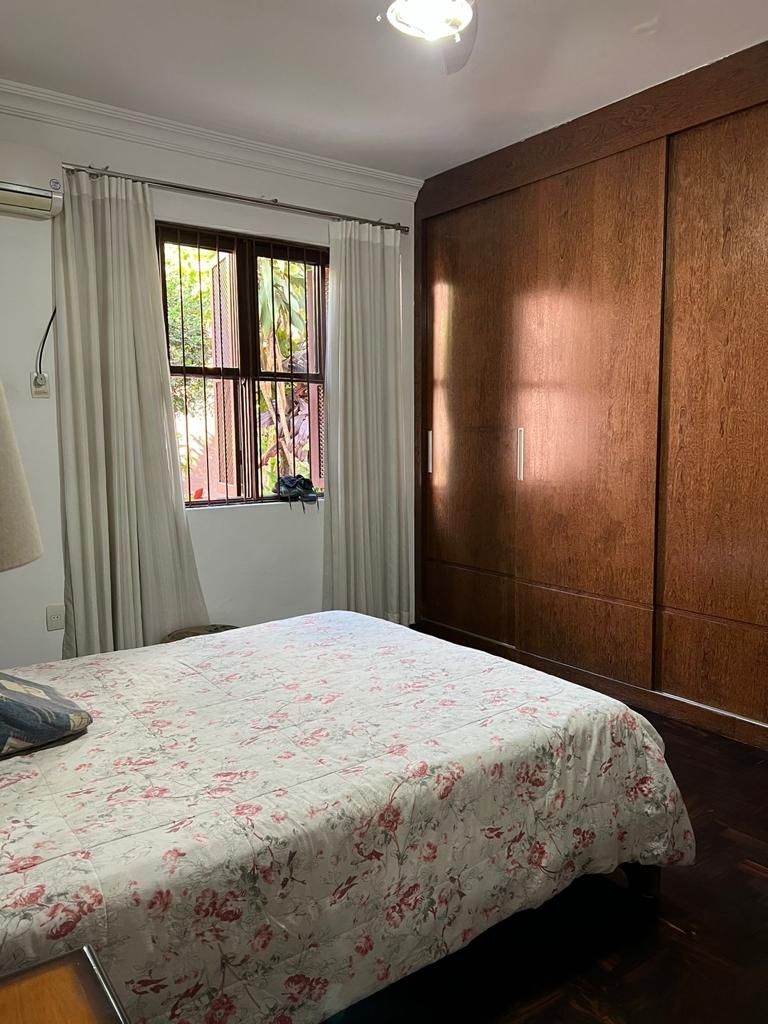 Casa à venda com 4 quartos, 297m² - Foto 8