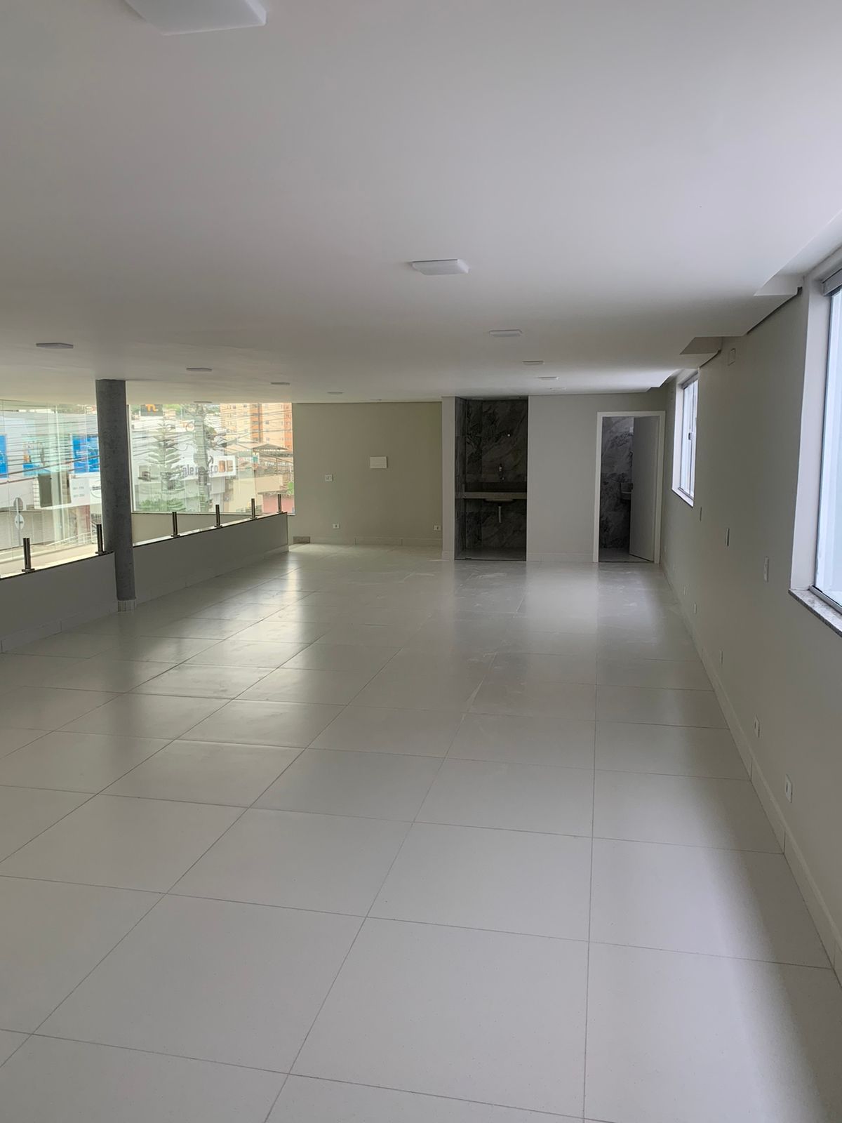 Prédio Inteiro para alugar com 2 quartos, 300m² - Foto 3