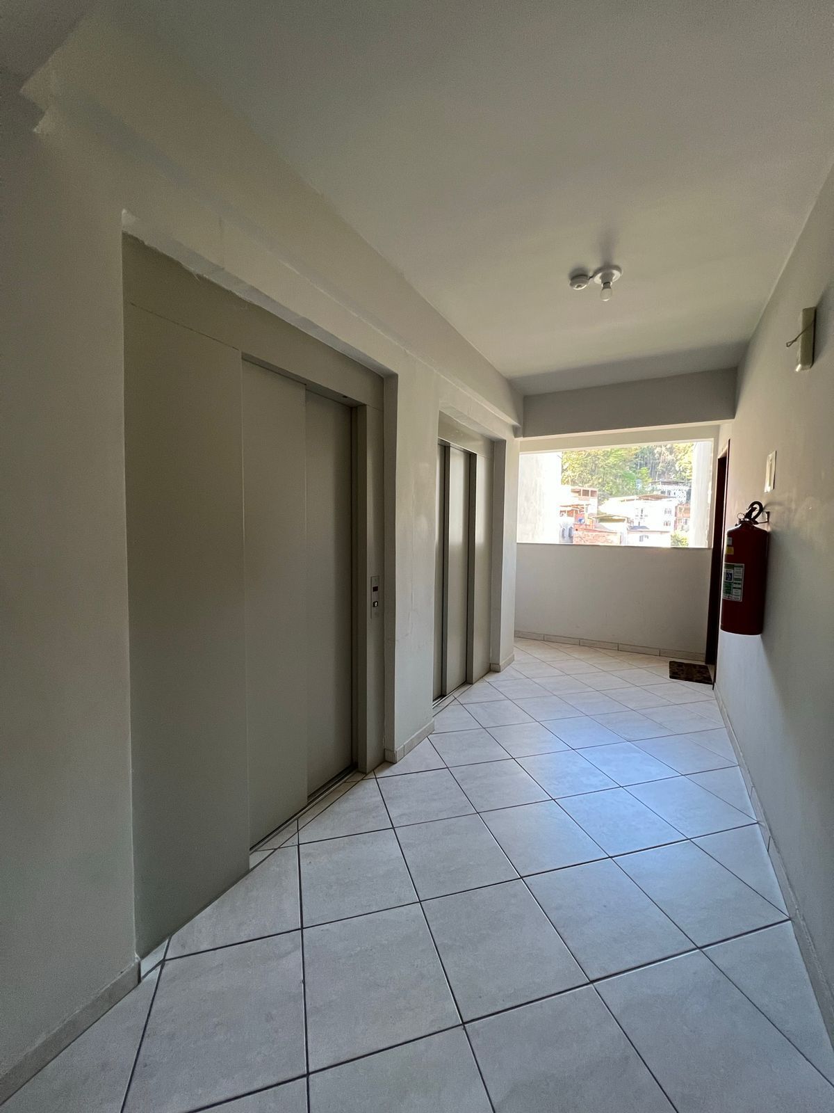 Apartamento à venda com 2 quartos, 60m² - Foto 1