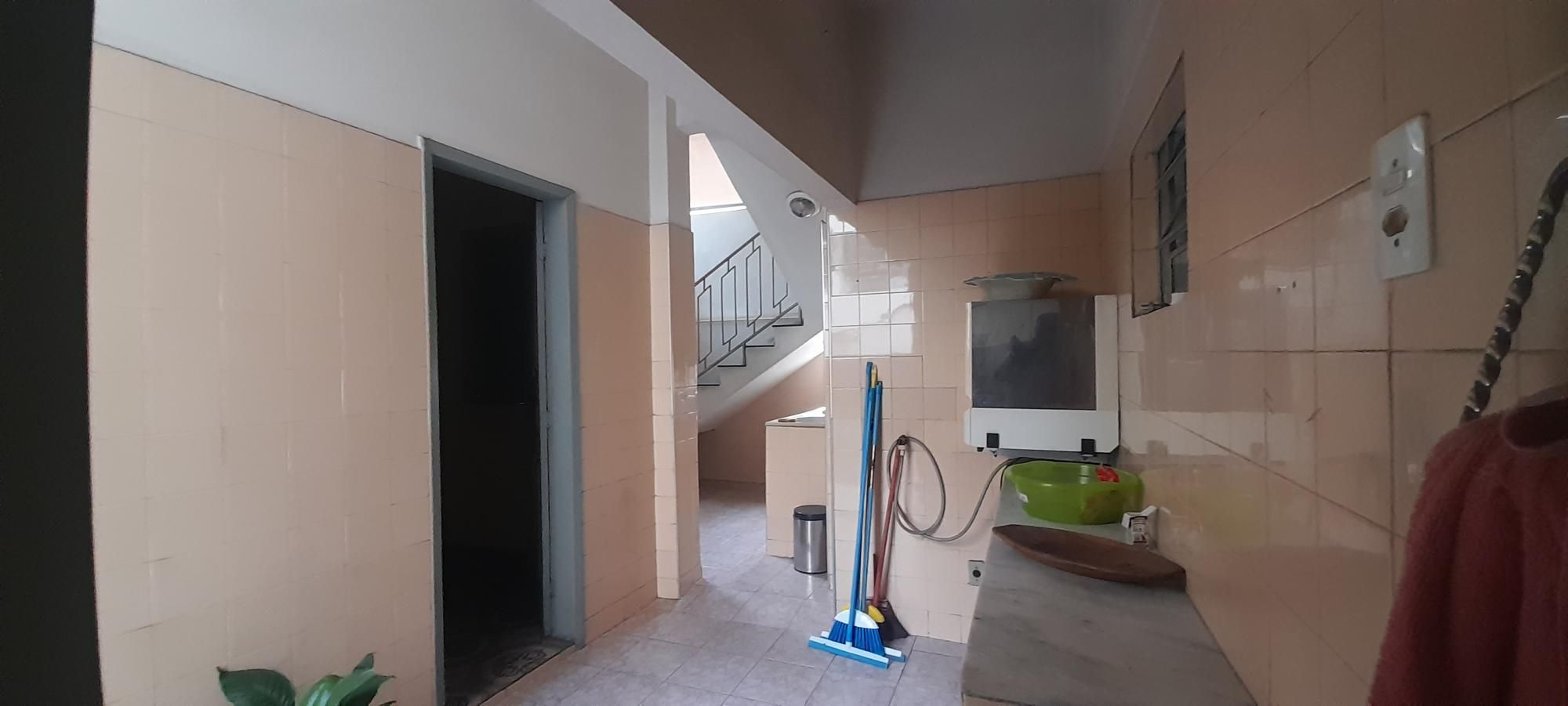 Casa à venda com 3 quartos, 211m² - Foto 11