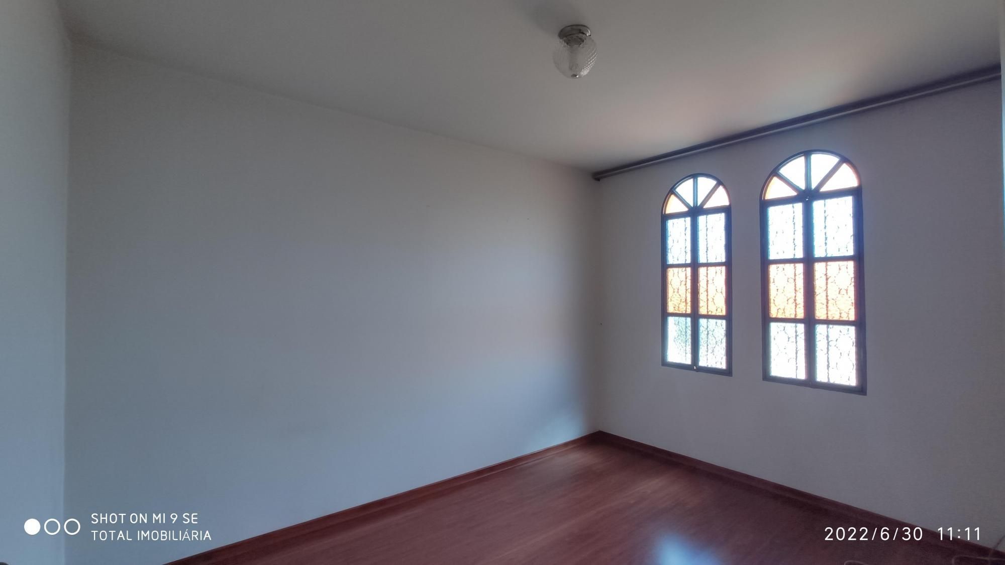 Casa à venda com 3 quartos, 400m² - Foto 5