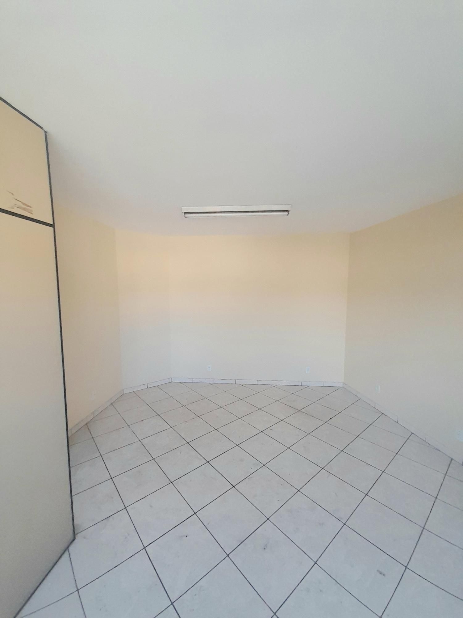 Conjunto Comercial-Sala à venda com 1 quarto, 30m² - Foto 1