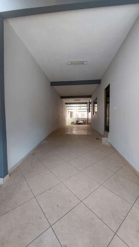 Casa à venda com 3 quartos, 240m² - Foto 5