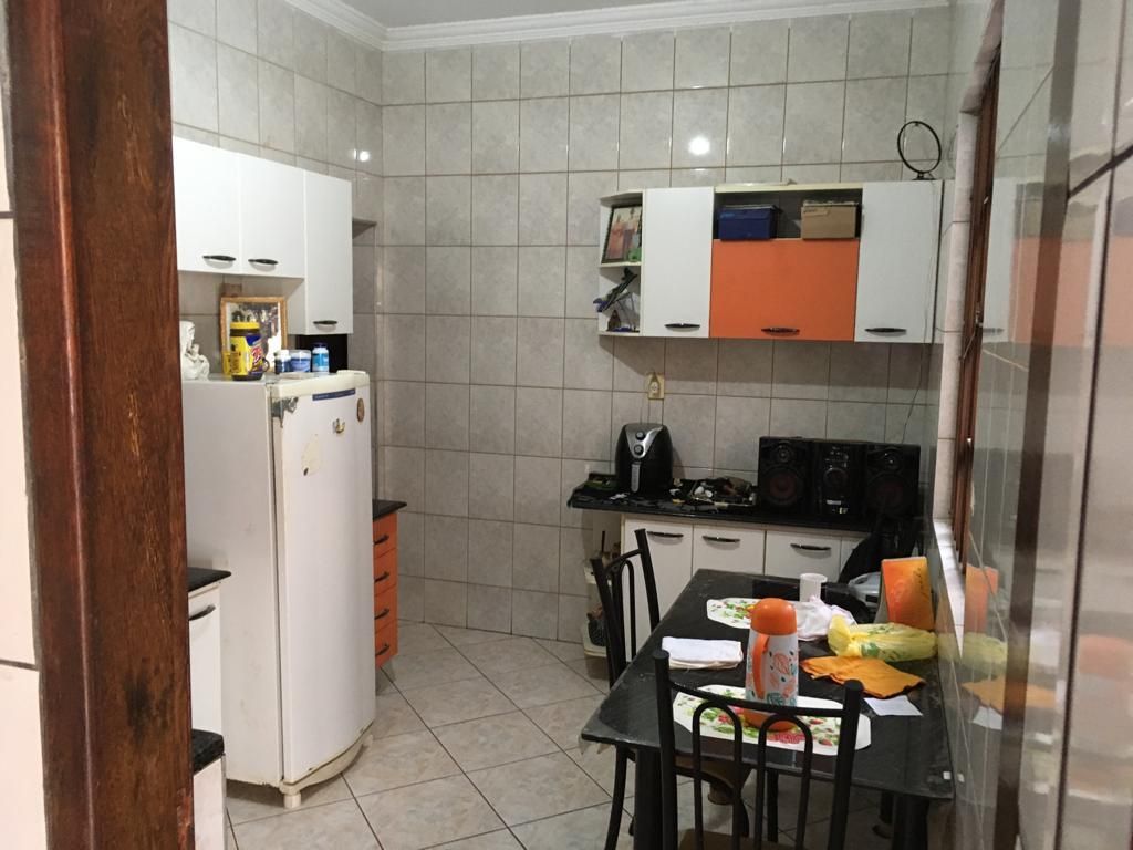 Casa à venda com 3 quartos, 180m² - Foto 3