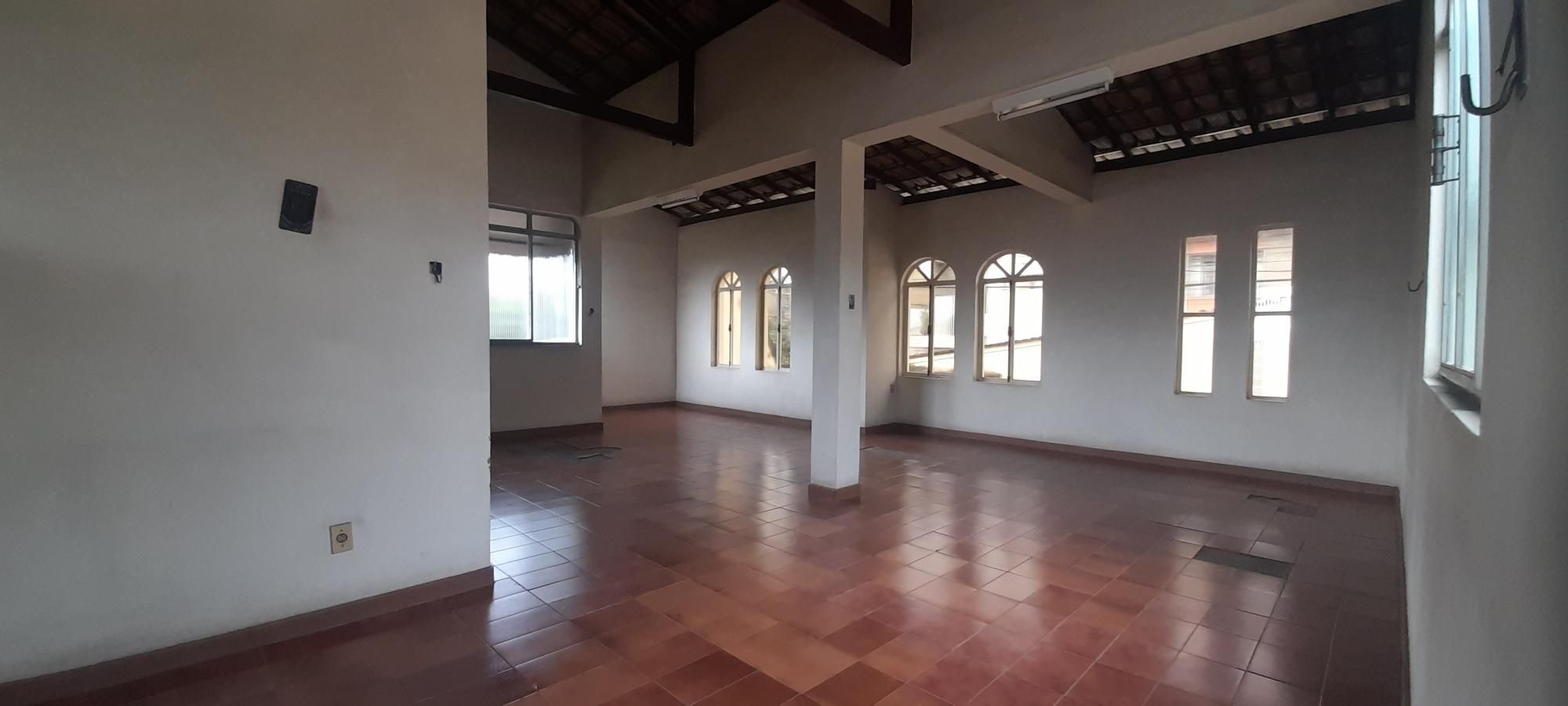 Casa à venda com 3 quartos, 211m² - Foto 14