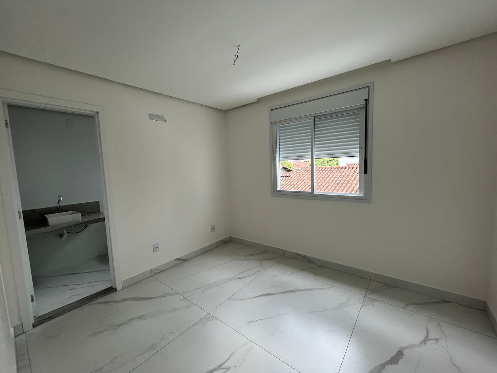 Apartamento à venda com 3 quartos, 181m² - Foto 9