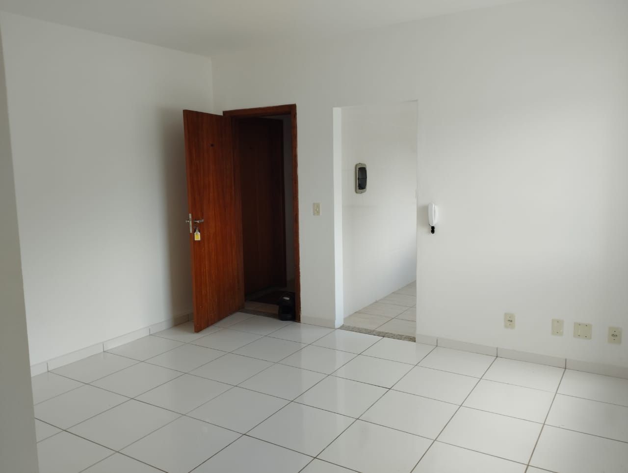 Apartamento à venda com 2 quartos, 60m² - Foto 2