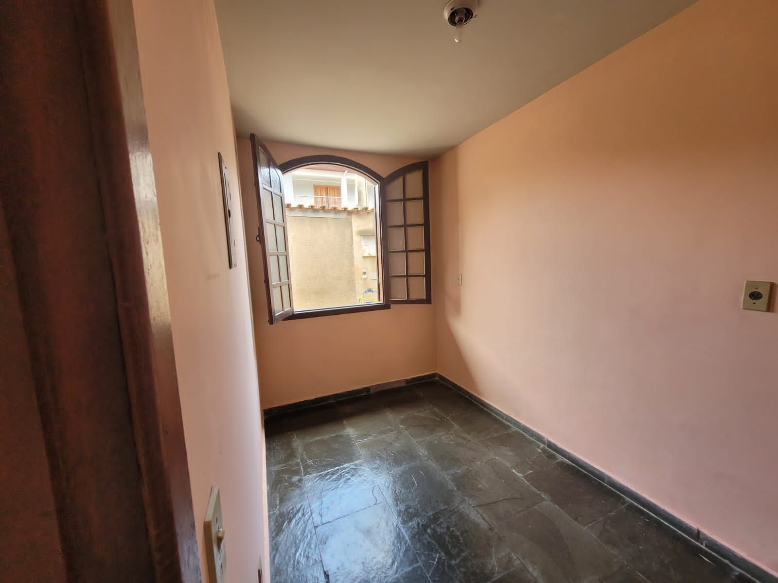 Casa à venda com 3 quartos, 225m² - Foto 5