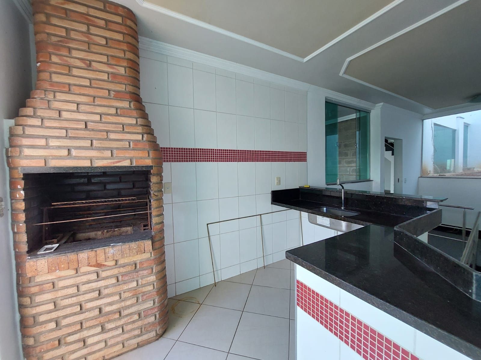 Casa à venda com 3 quartos, 240m² - Foto 4