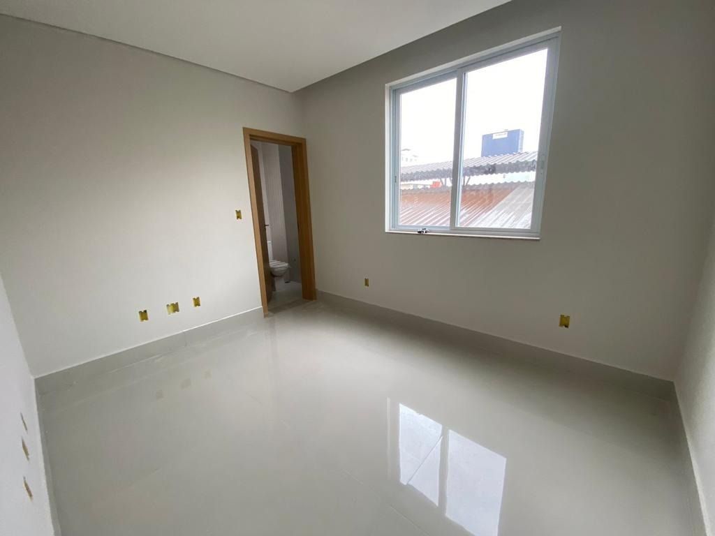 Apartamento à venda com 3 quartos, 151m² - Foto 8