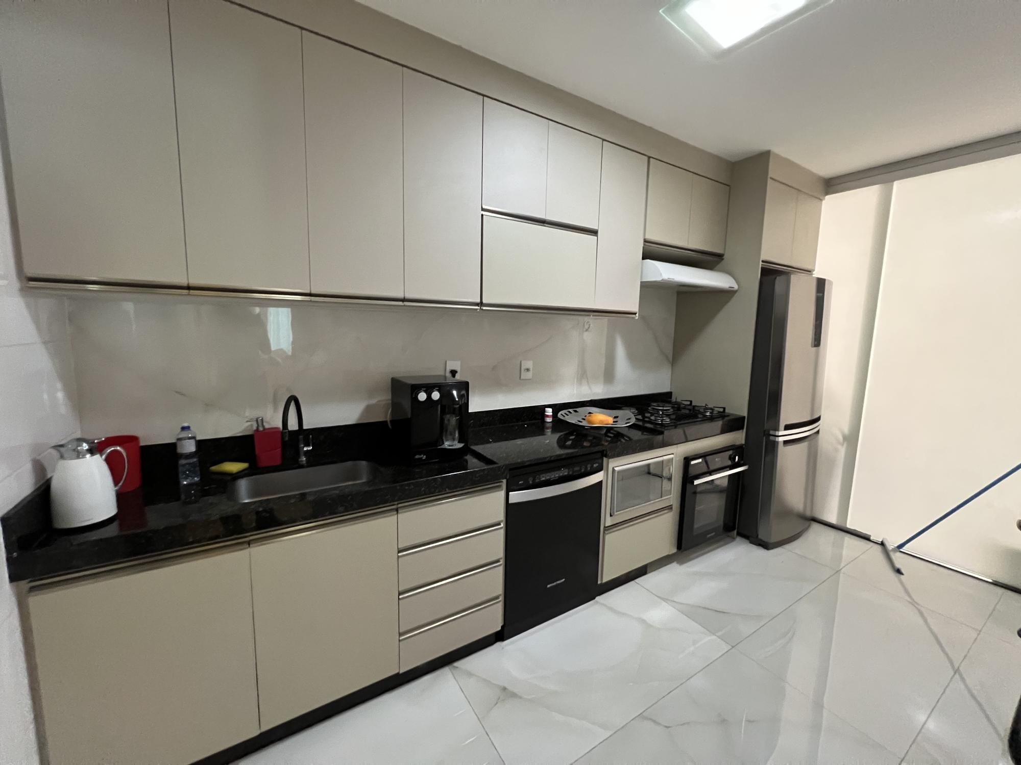 Apartamento para alugar com 2 quartos, 95m² - Foto 8