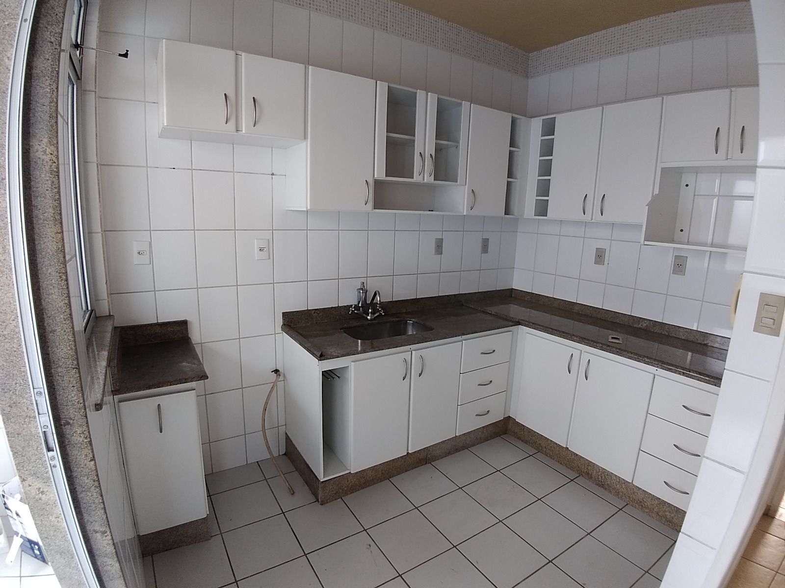 Apartamento à venda com 2 quartos, 67m² - Foto 3