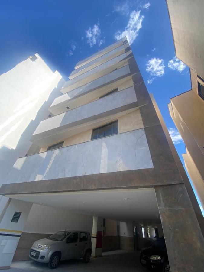 Apartamento à venda com 3 quartos, 95m² - Foto 2