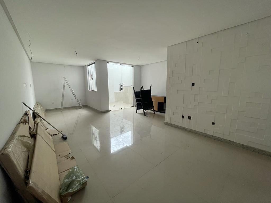 Apartamento à venda com 3 quartos, 133m² - Foto 3