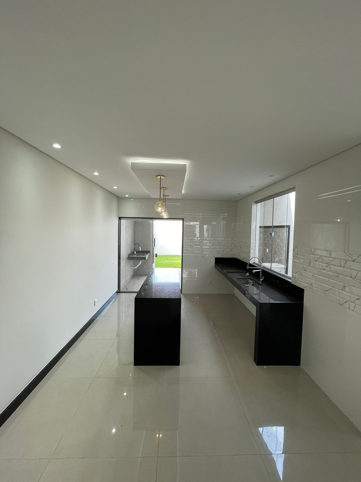 Casa à venda com 3 quartos, 150m² - Foto 2