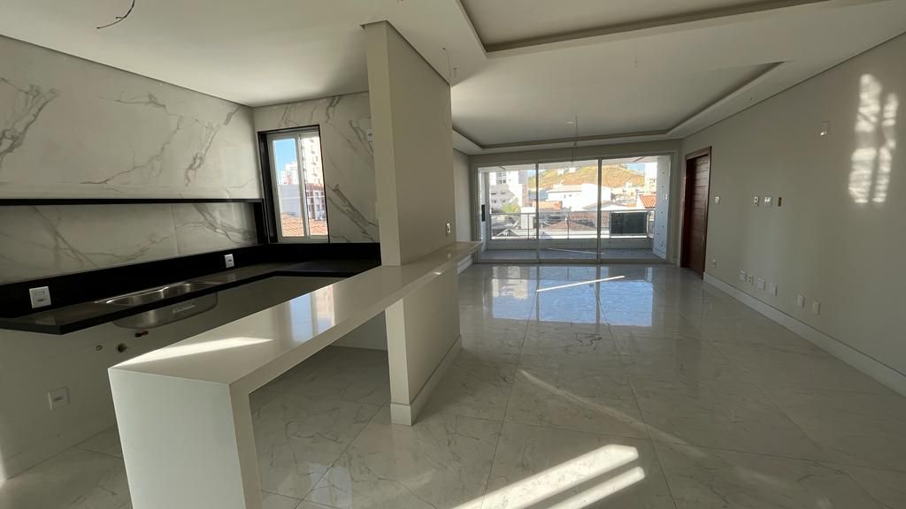 Apartamento à venda com 3 quartos, 150m² - Foto 5