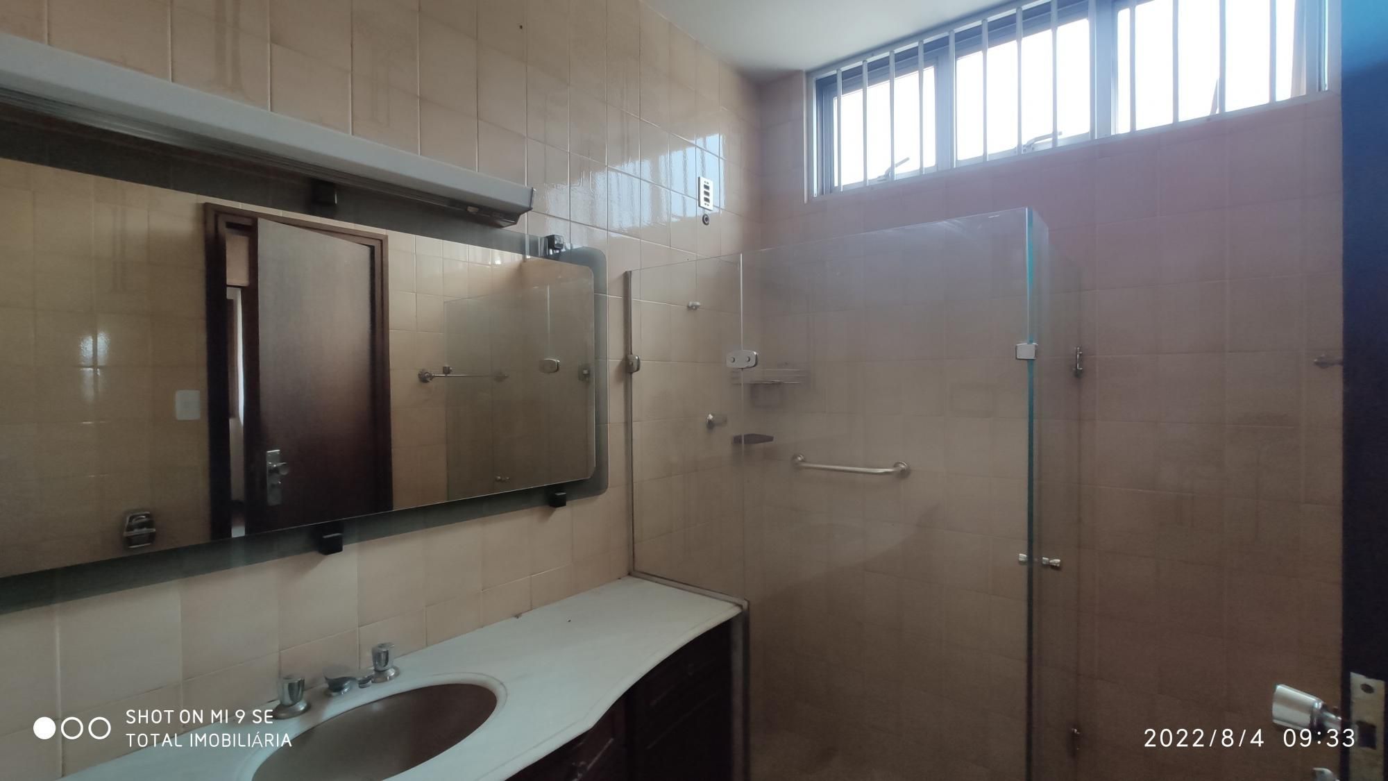 Casa à venda com 6 quartos, 300m² - Foto 41