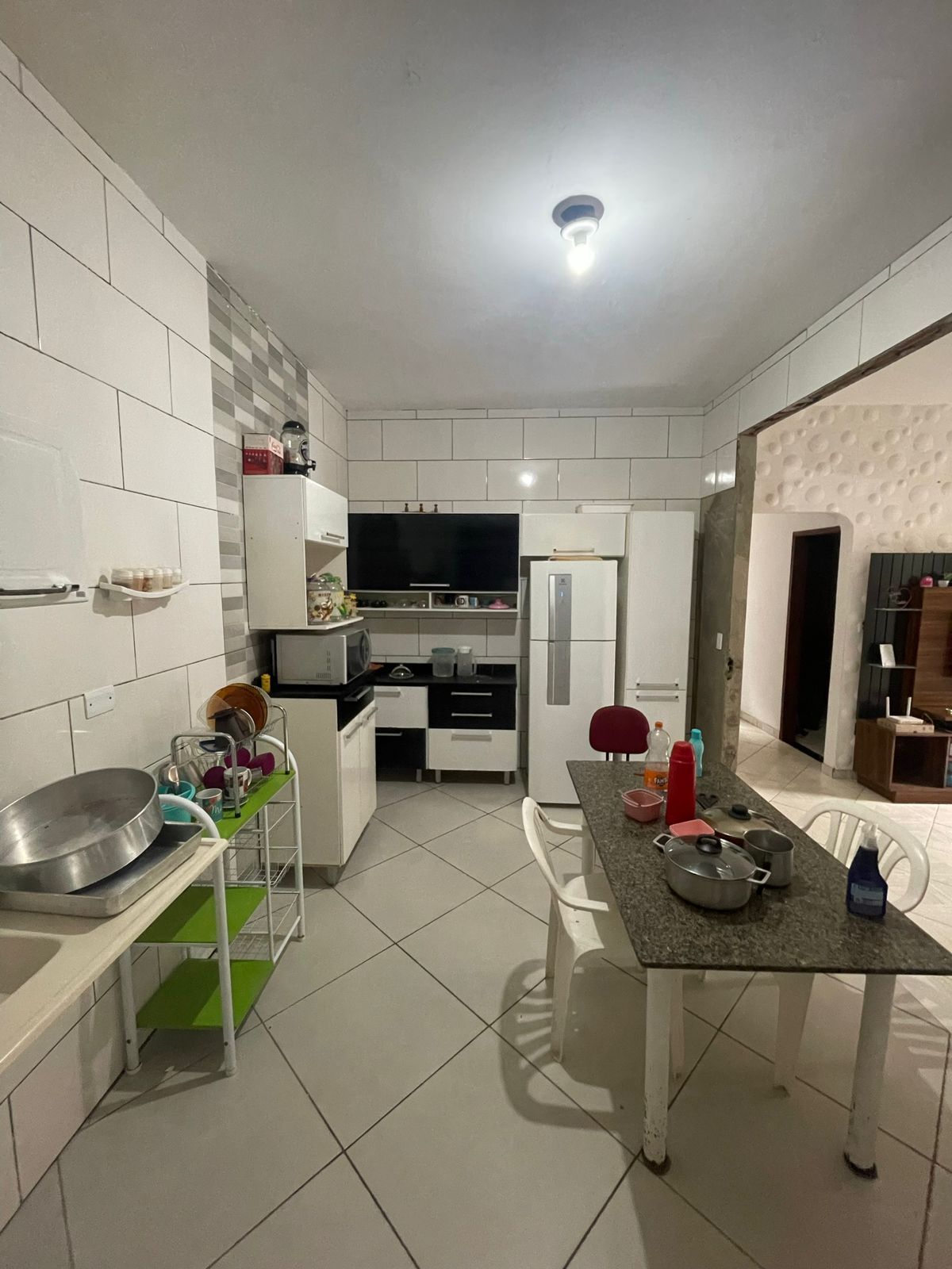 Casa à venda com 2 quartos, 194m² - Foto 1