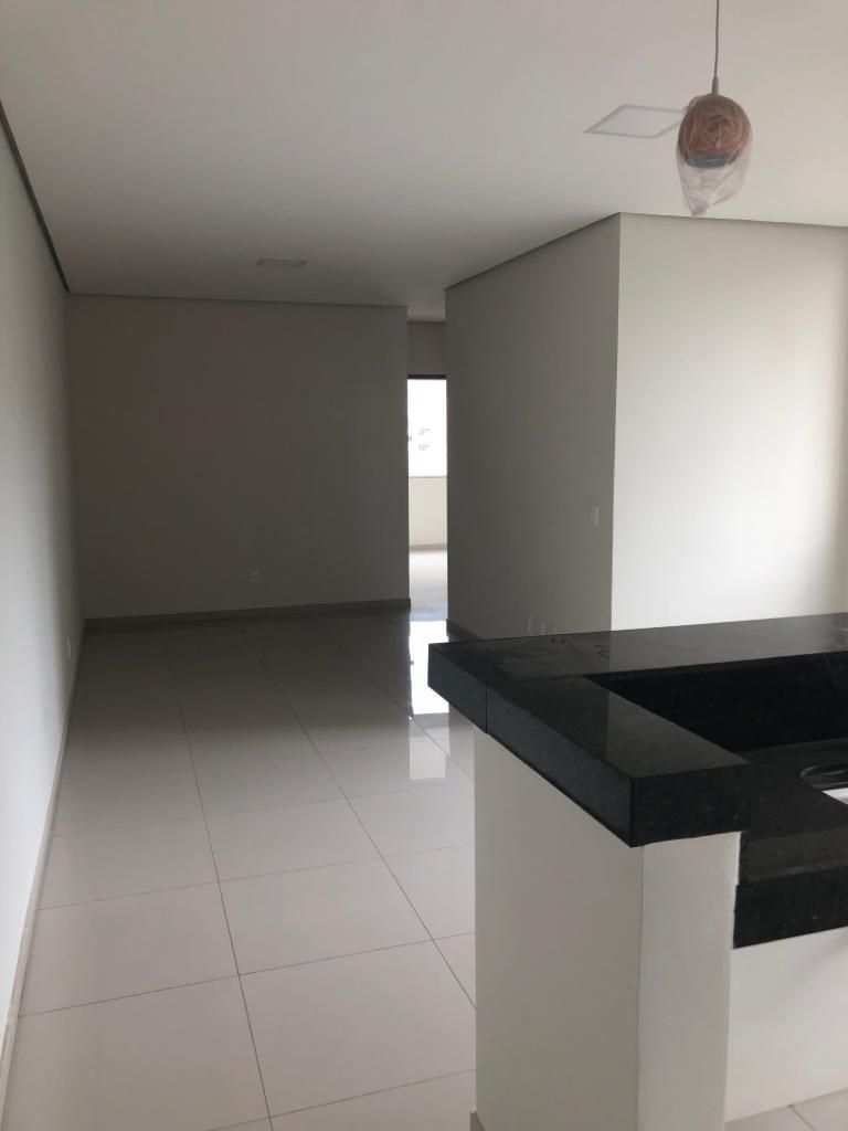 Apartamento à venda com 3 quartos, 80m² - Foto 4