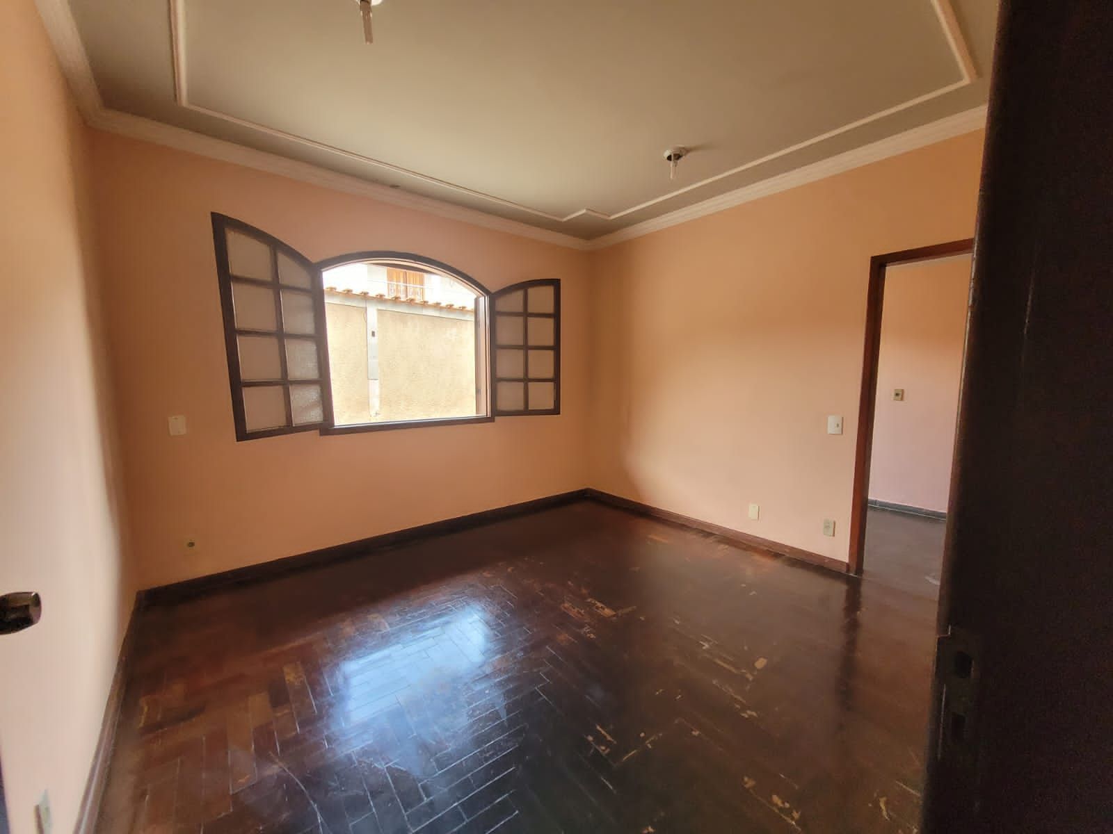 Casa à venda com 3 quartos, 225m² - Foto 3