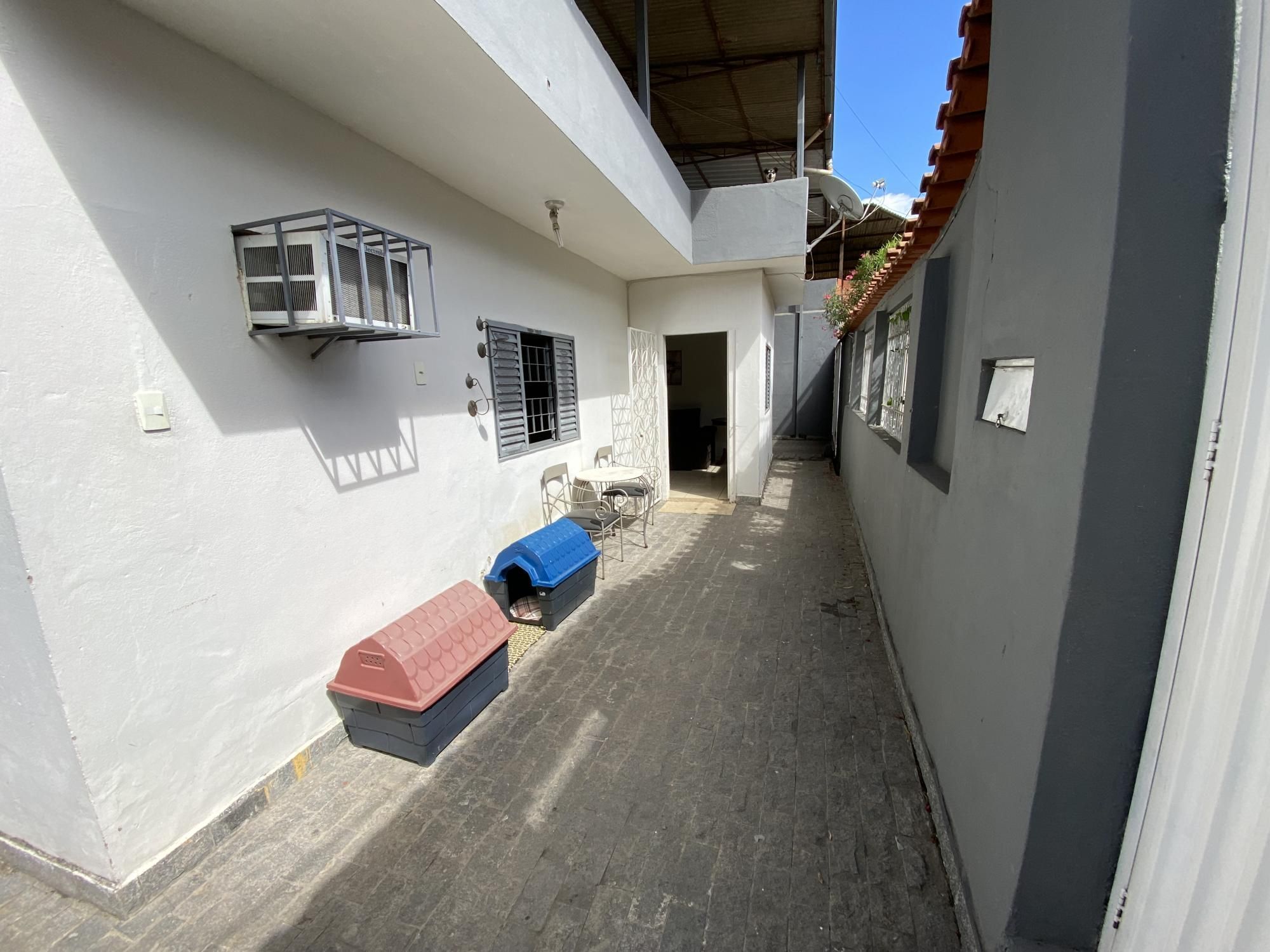 Casa à venda com 4 quartos, 280m² - Foto 3