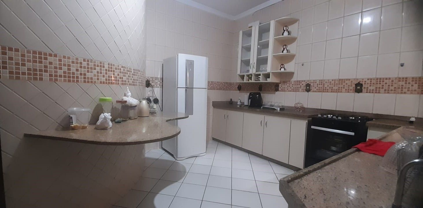 Apartamento à venda com 3 quartos, 124m² - Foto 2