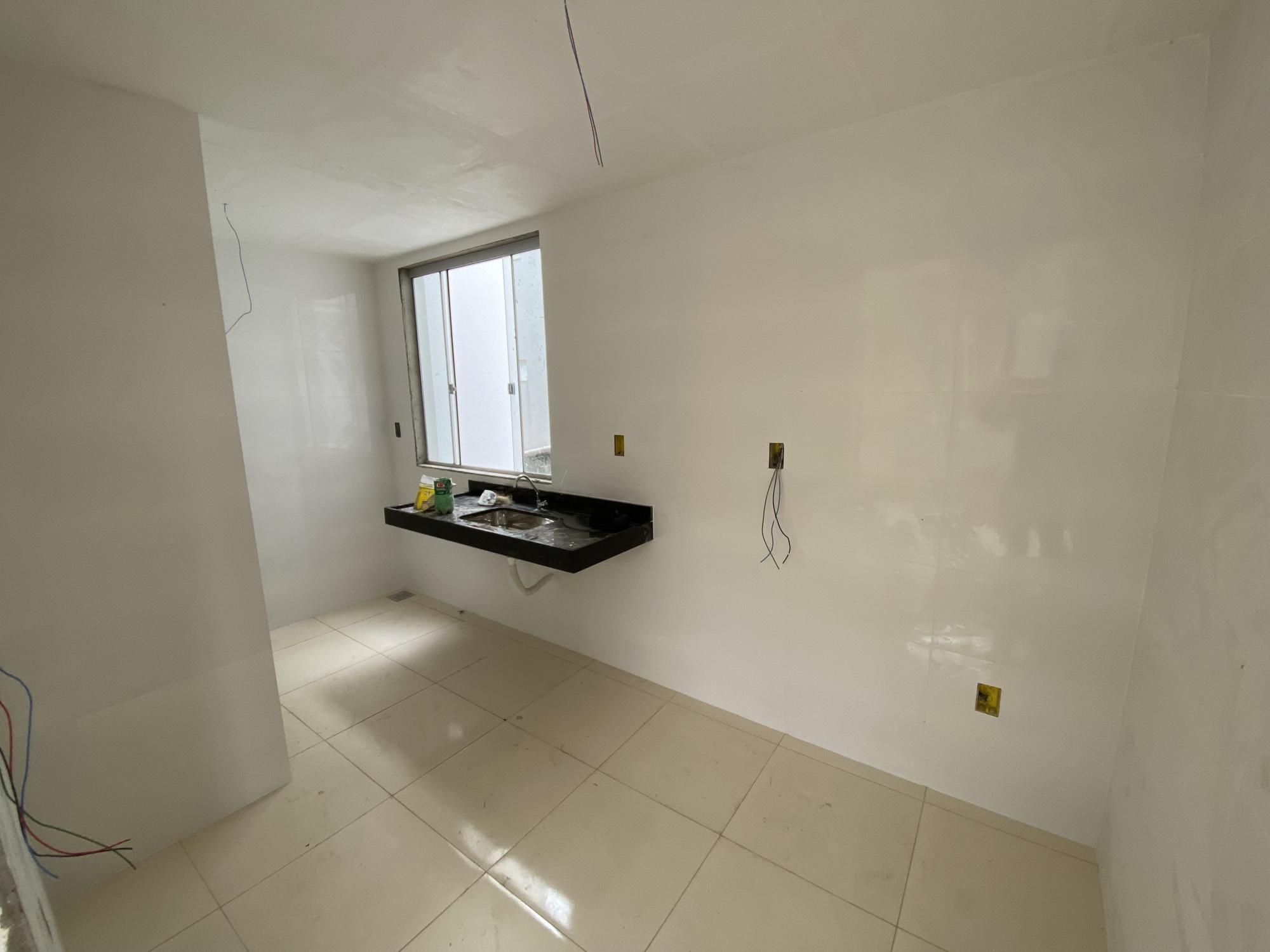 Apartamento à venda com 2 quartos, 68m² - Foto 4