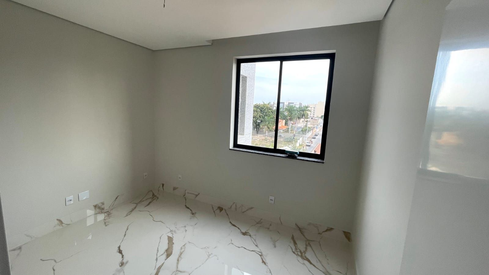 Apartamento à venda com 3 quartos, 142m² - Foto 13