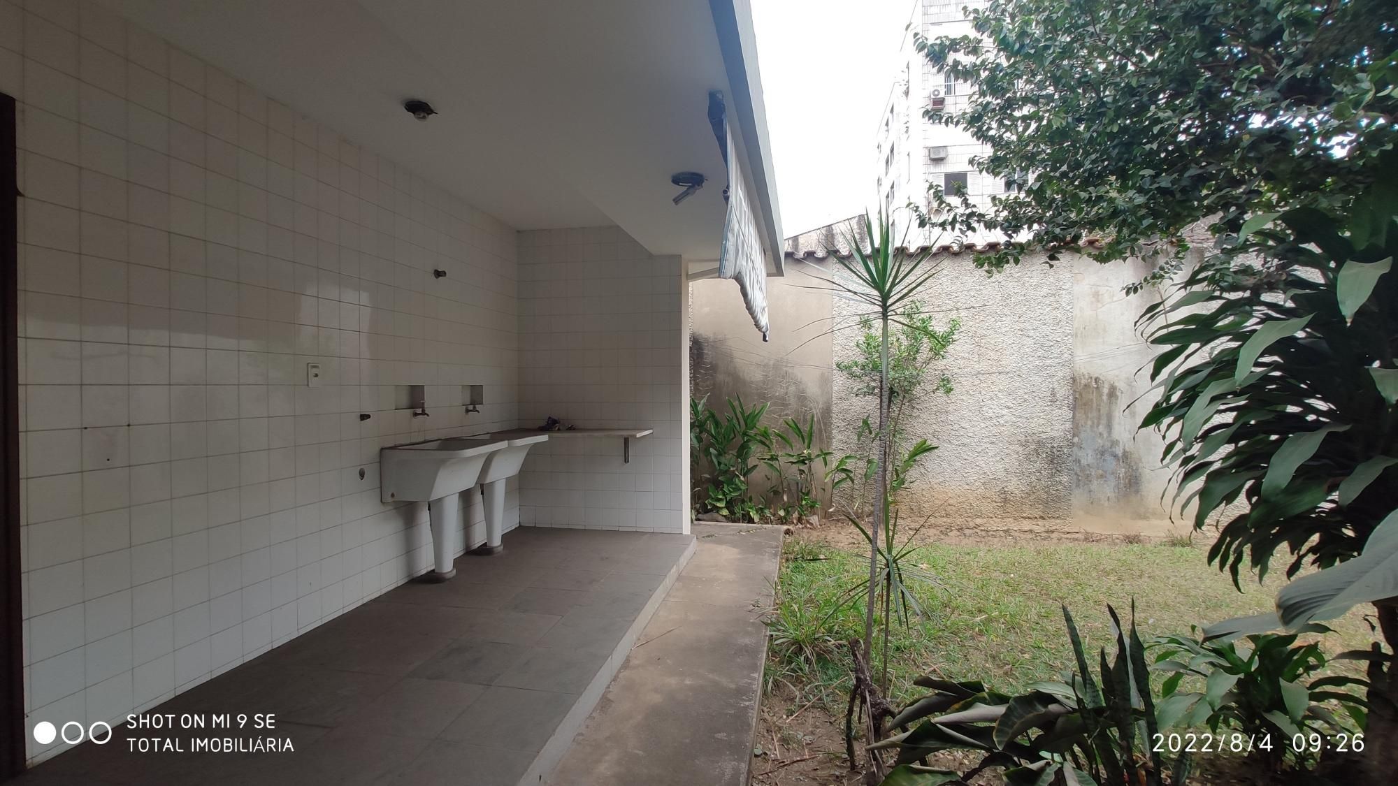 Casa à venda com 6 quartos, 300m² - Foto 28