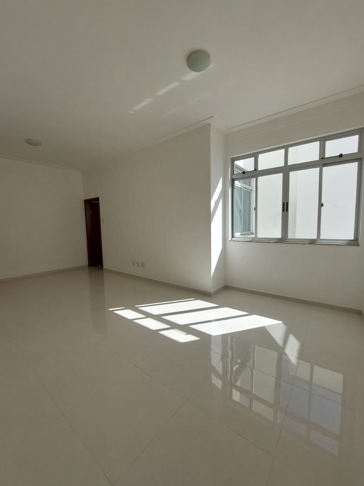 Apartamento à venda com 3 quartos, 85m² - Foto 3