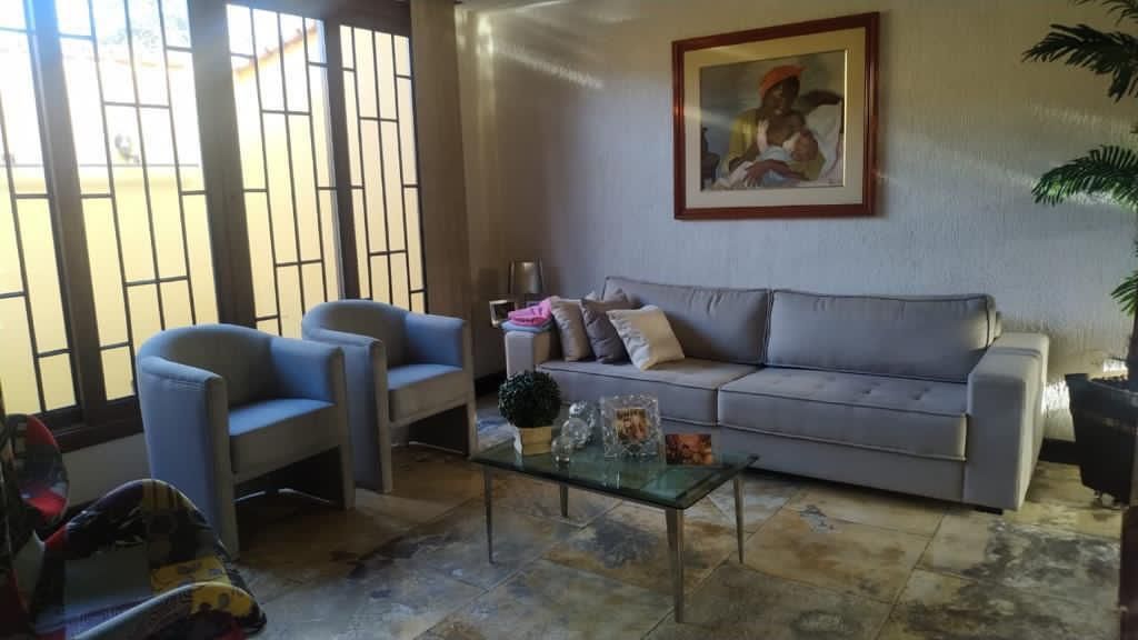 Casa à venda com 3 quartos, 318m² - Foto 4