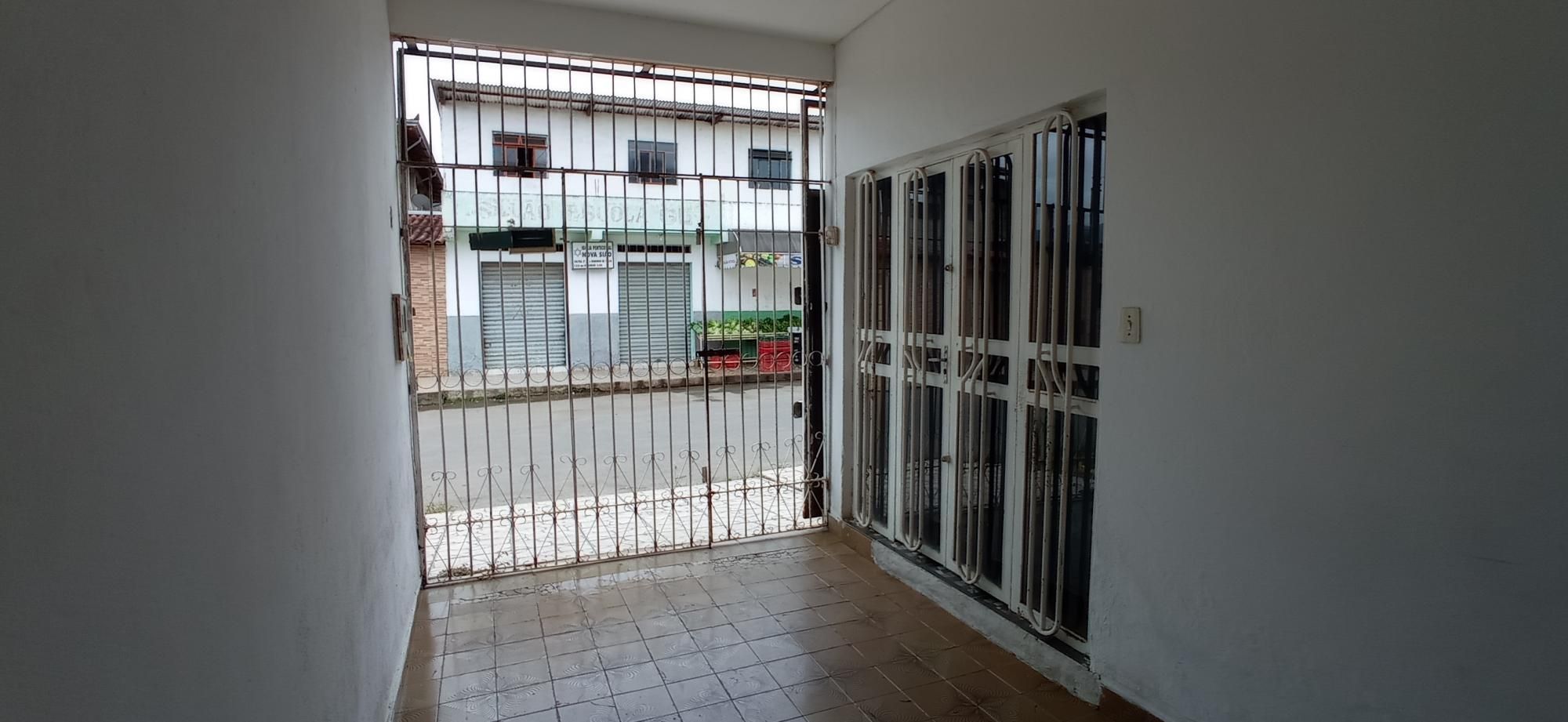 Casa à venda com 3 quartos, 234m² - Foto 4