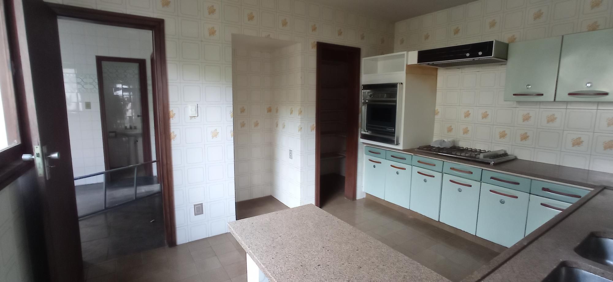 Casa à venda com 6 quartos, 300m² - Foto 22