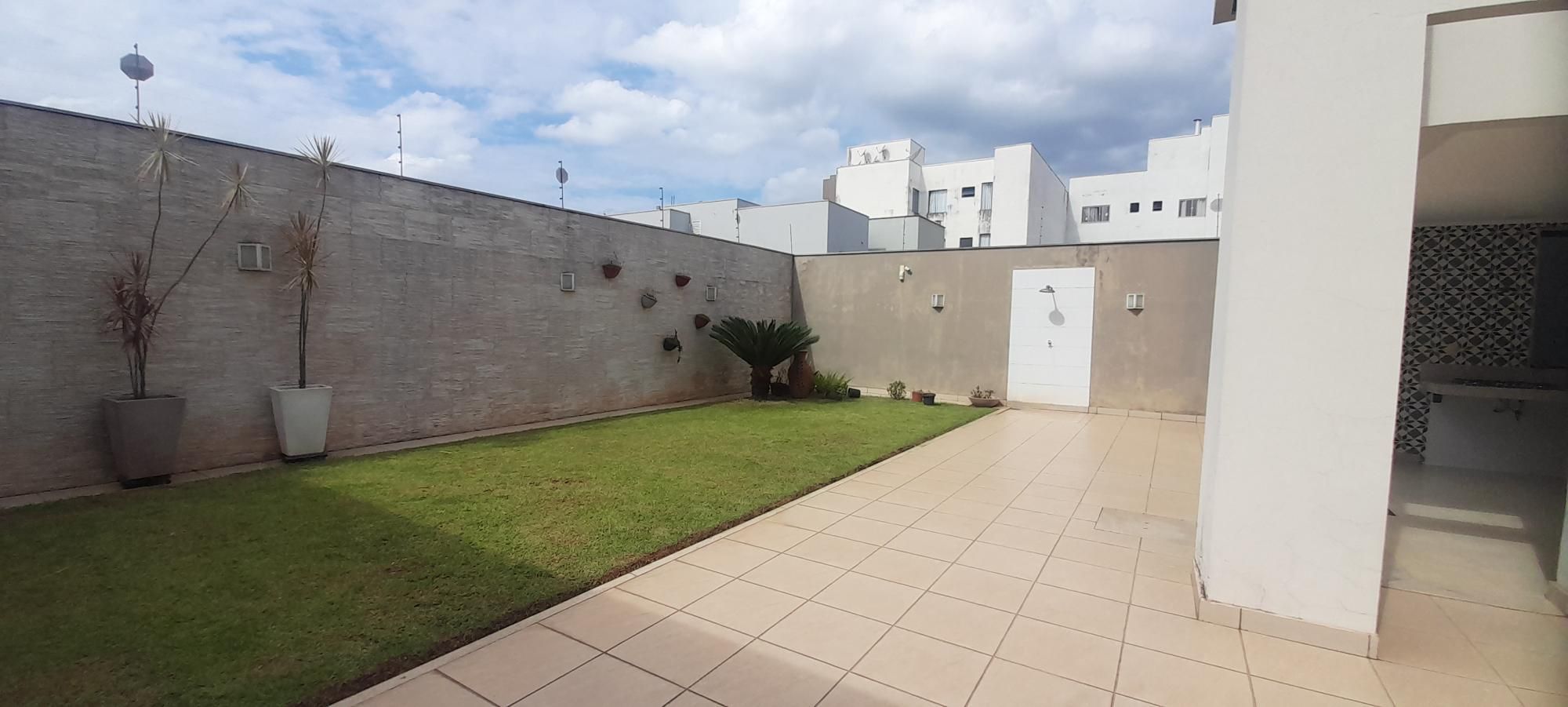 Casa à venda com 3 quartos, 370m² - Foto 12