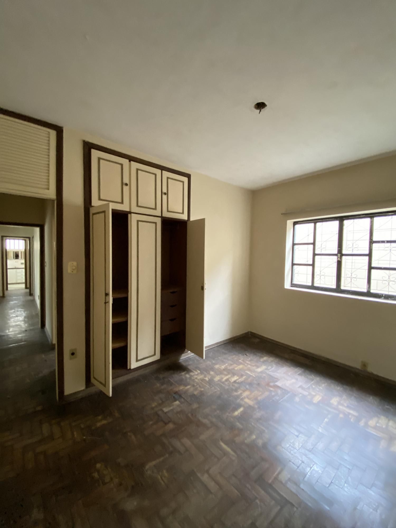 Casa à venda com 4 quartos, 250m² - Foto 9