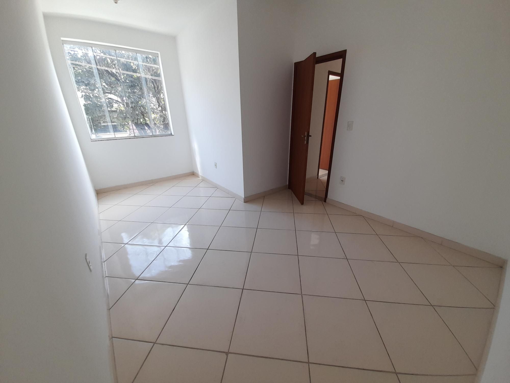 Apartamento à venda com 3 quartos, 77m² - Foto 4